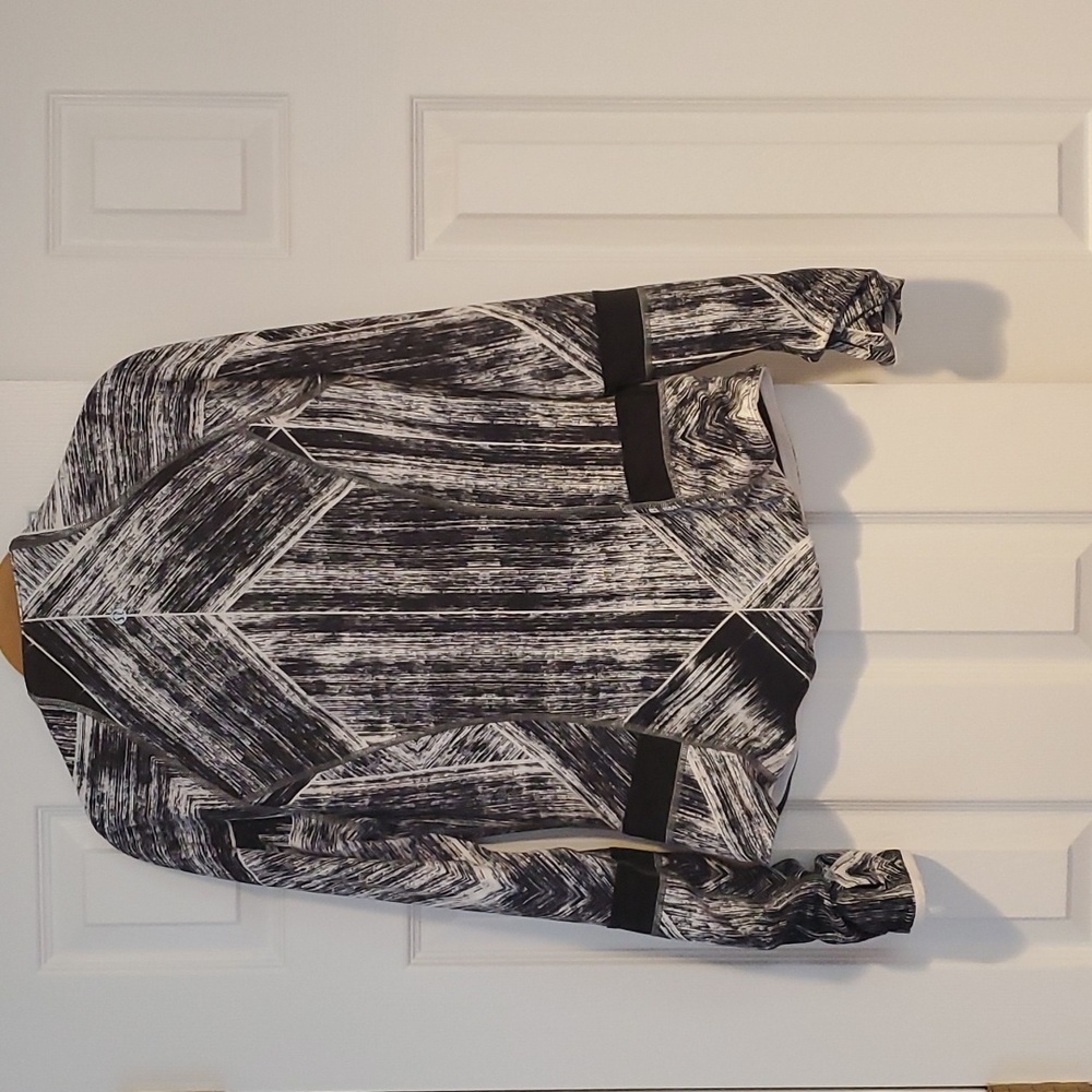 Euc Lululemon Reversible Jacket - image 3
